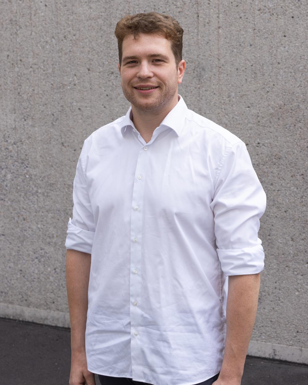 Portrait of Dr. Fabian Landers